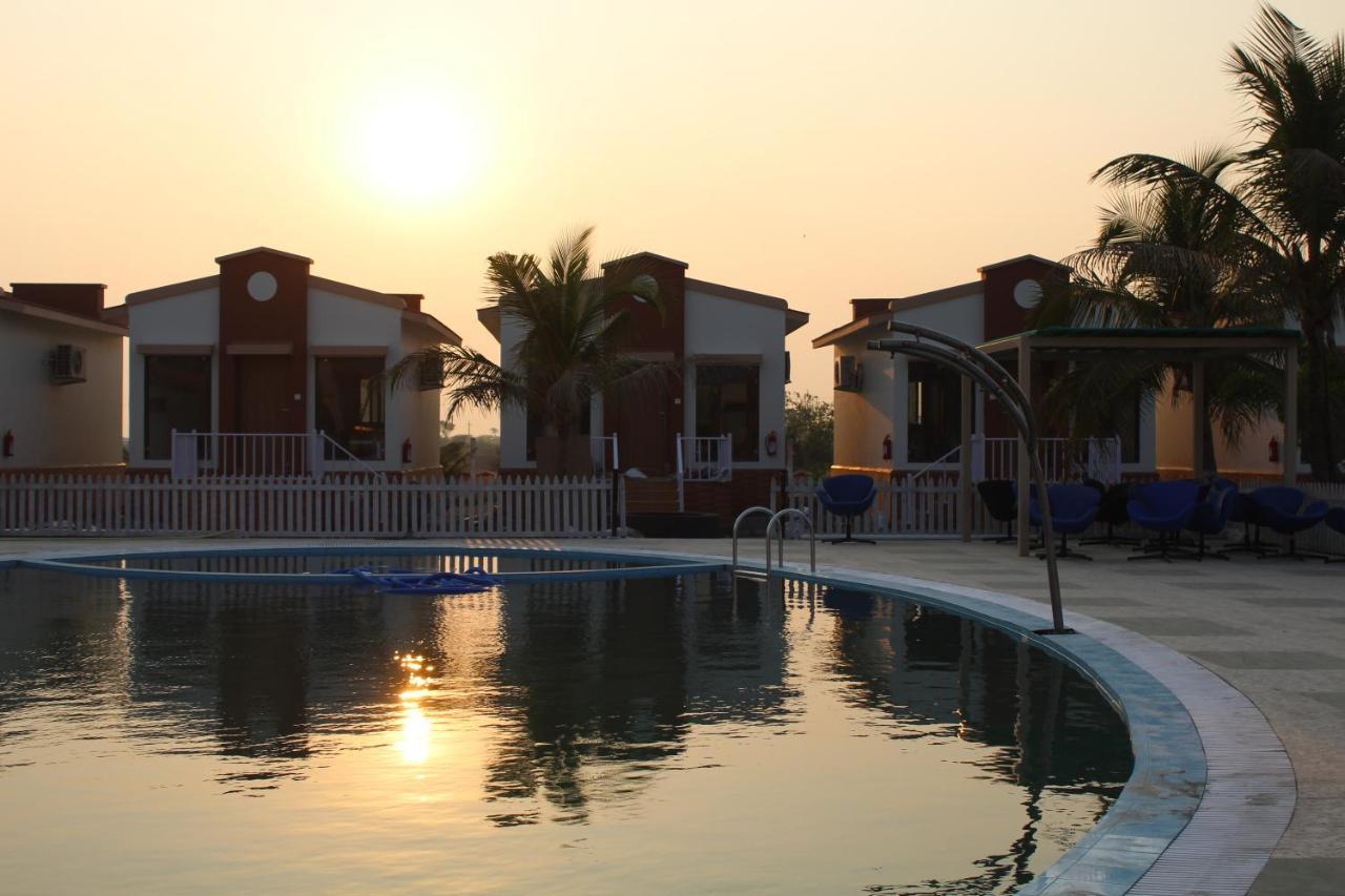 Flamingo Club And Resort Una 3 Km Away From Diu Check Post المظهر الخارجي الصورة