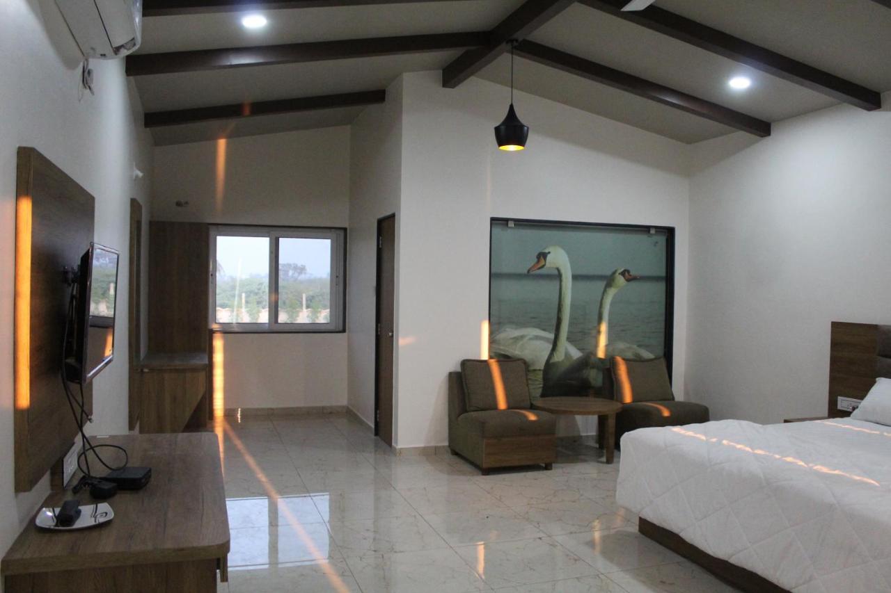 Flamingo Club And Resort Una 3 Km Away From Diu Check Post المظهر الخارجي الصورة