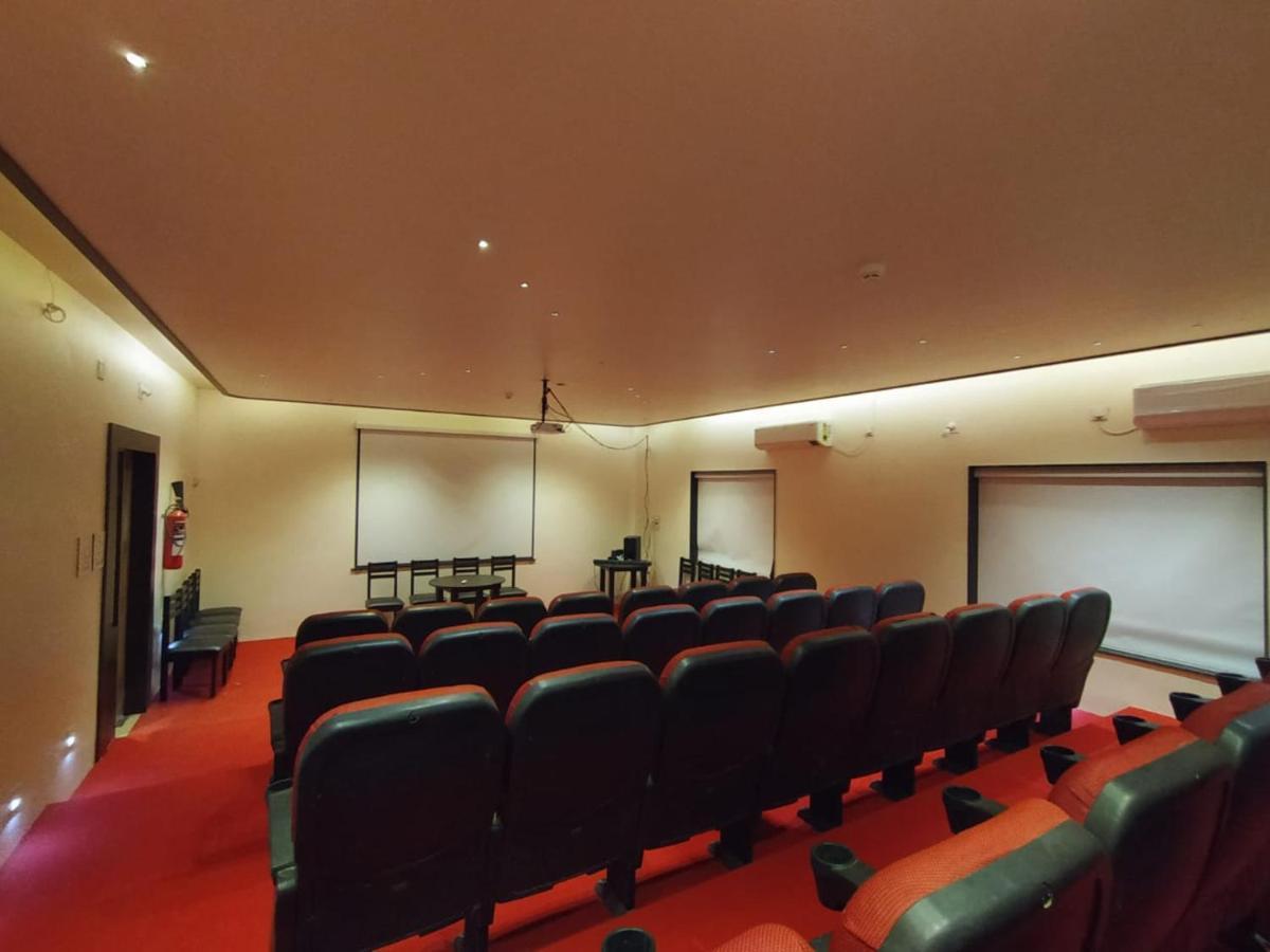 Flamingo Club And Resort Una 3 Km Away From Diu Check Post المظهر الخارجي الصورة