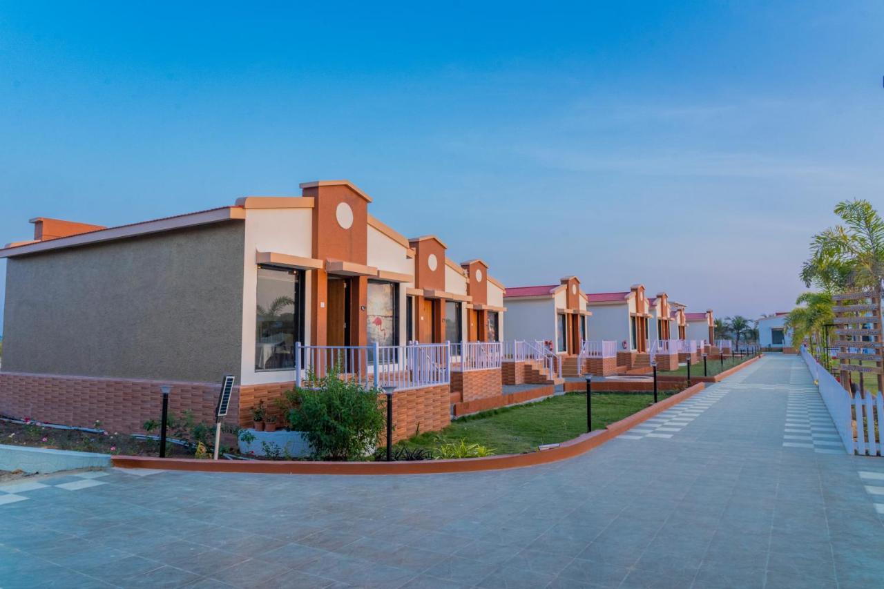 Flamingo Club And Resort Una 3 Km Away From Diu Check Post المظهر الخارجي الصورة
