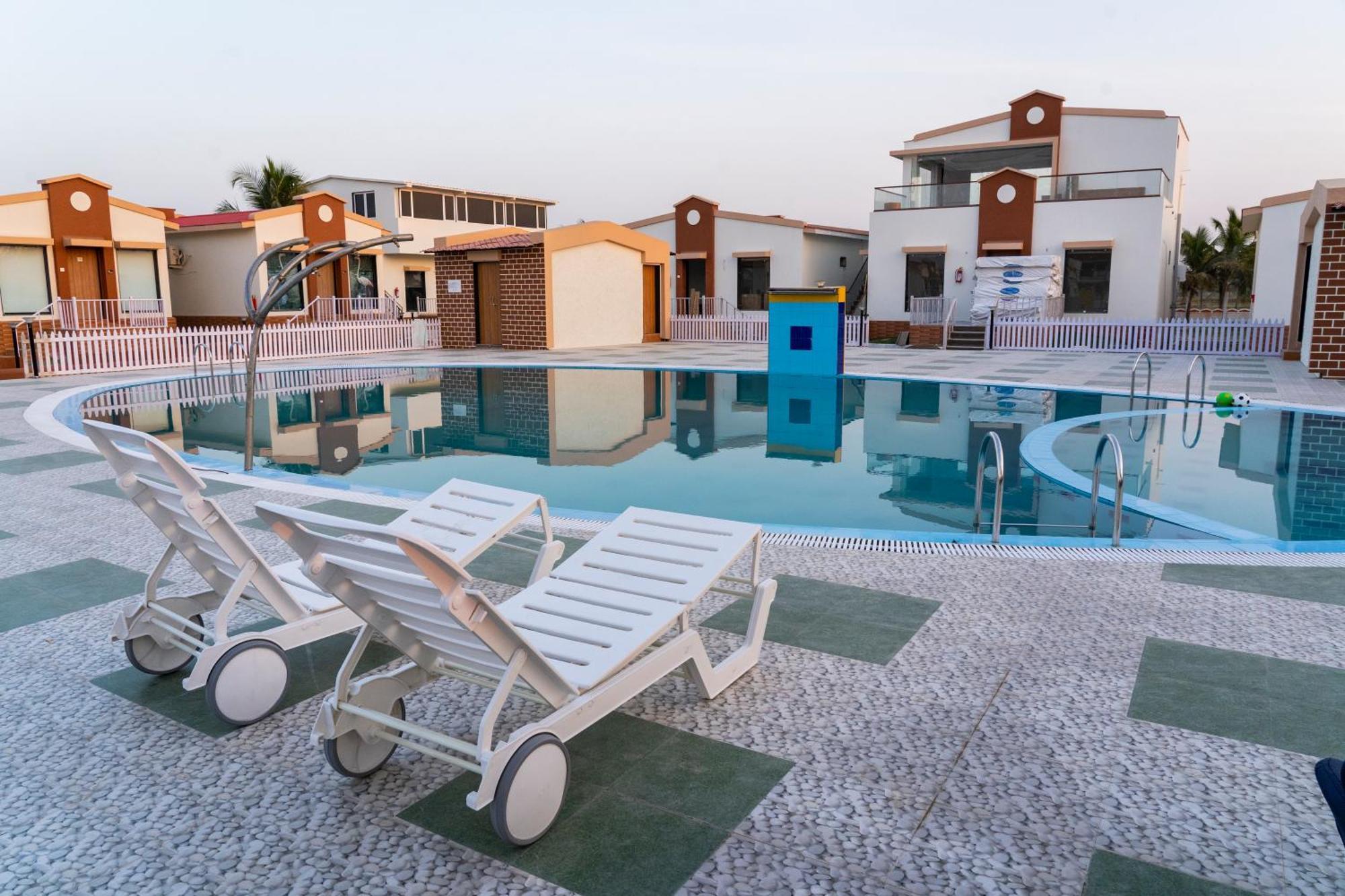 Flamingo Club And Resort Una 3 Km Away From Diu Check Post المظهر الخارجي الصورة