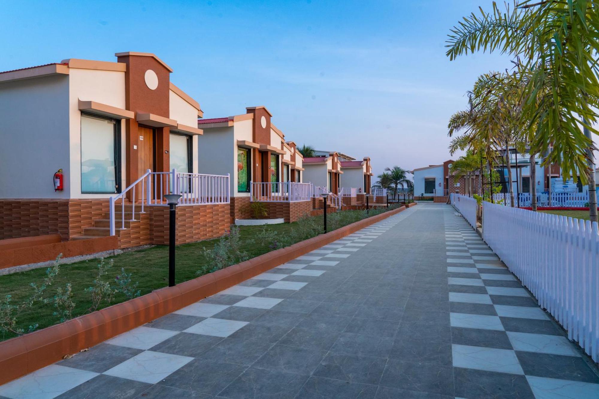 Flamingo Club And Resort Una 3 Km Away From Diu Check Post المظهر الخارجي الصورة
